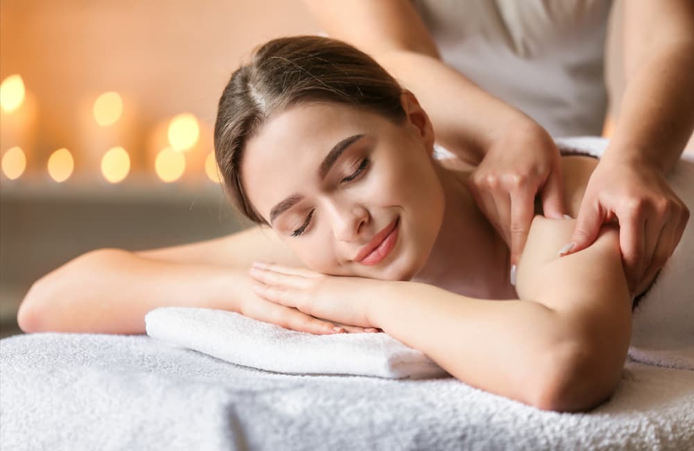 relaxing massage in cabin for one or for couple side by side
